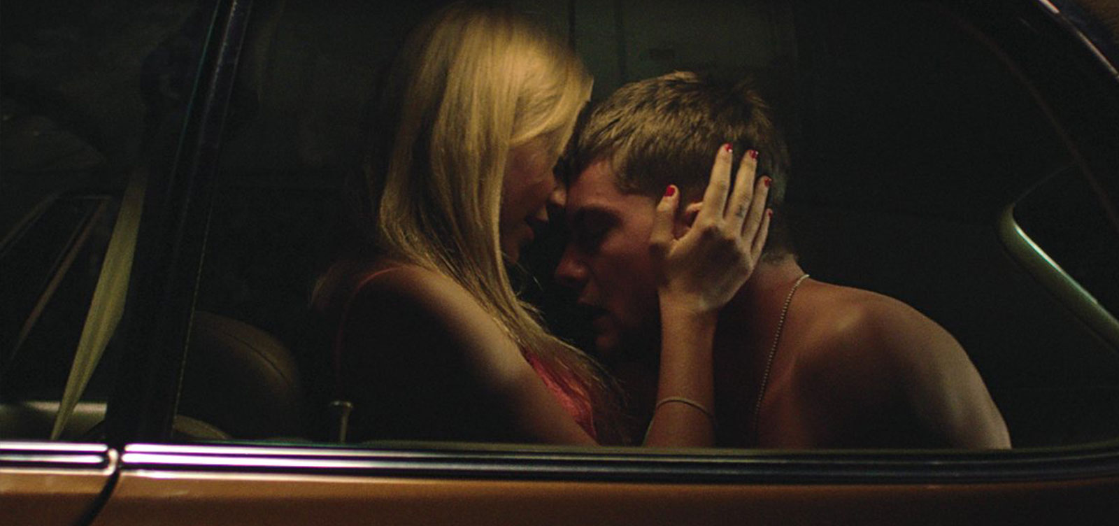 It_Follows_Review_Images_V05