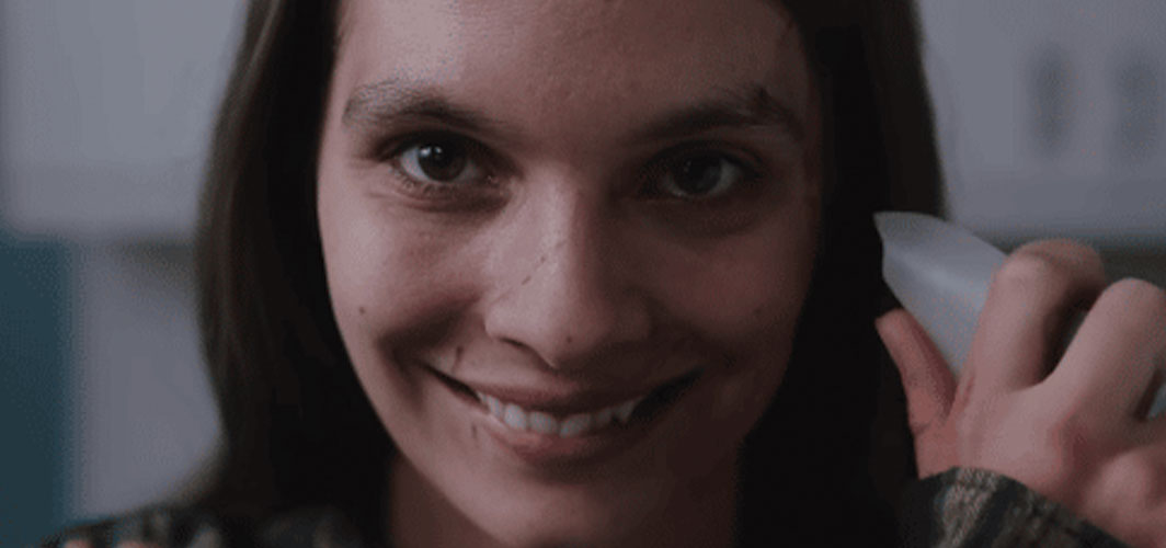 Smile (2022) – Official Trailer
